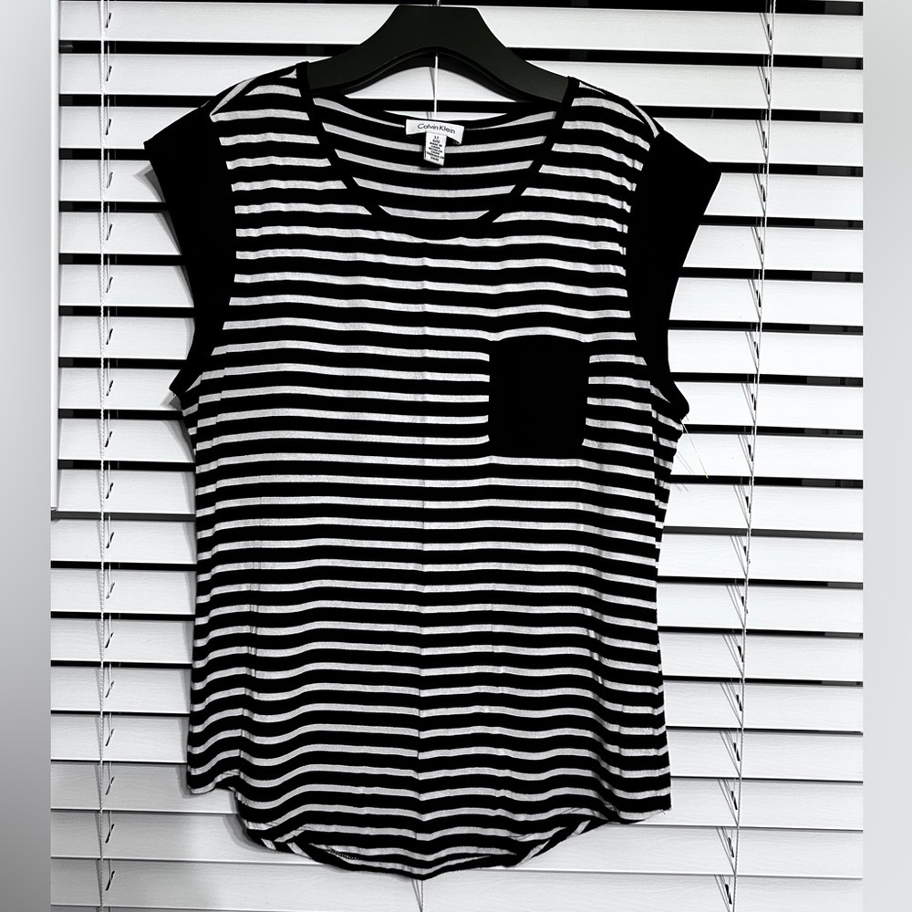 🛍️ Calvin Klein  Strapped top with cute pocket Size Large